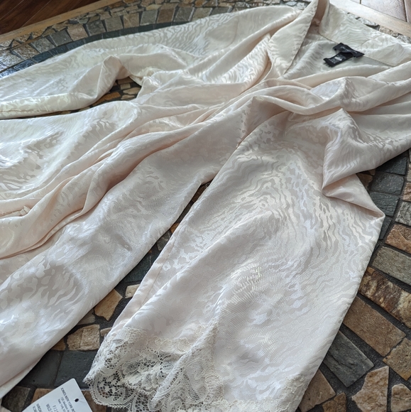 Night dress - Picture 4 of 5